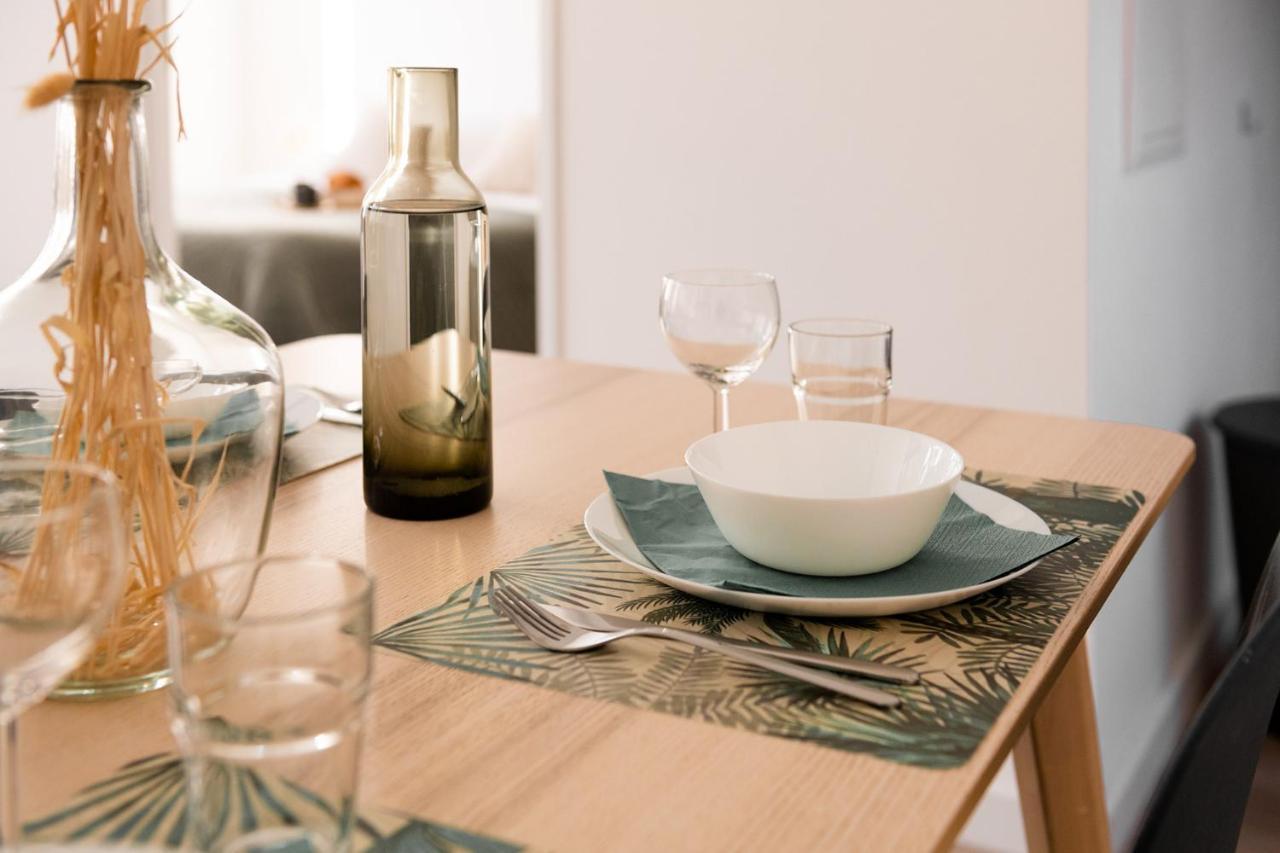 Stylish Sunrise : T3 Lumineux Au Coeur De Pau Apartment Luaran gambar