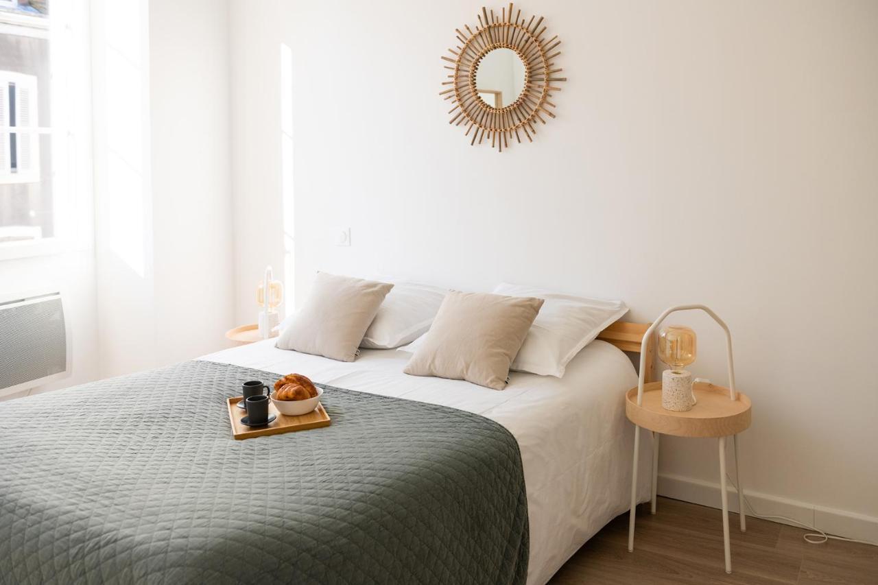 Stylish Sunrise : T3 Lumineux Au Coeur De Pau Apartment Luaran gambar